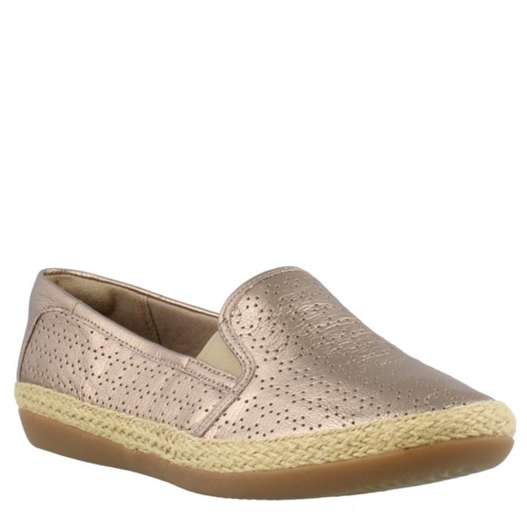 clarks danelly slip on
